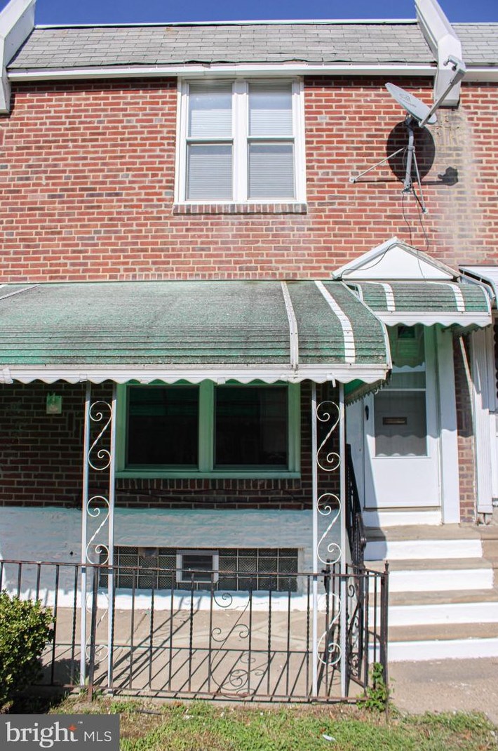 641 Carver St, Philadelphia, PA 19120-1713