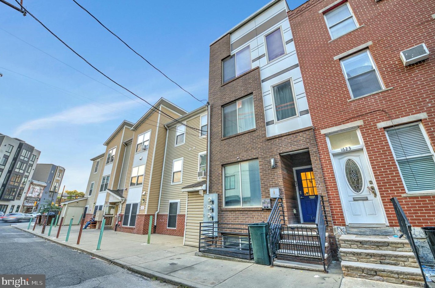 1625 Ogden St, Philadelphia PA  19130-2216 exterior