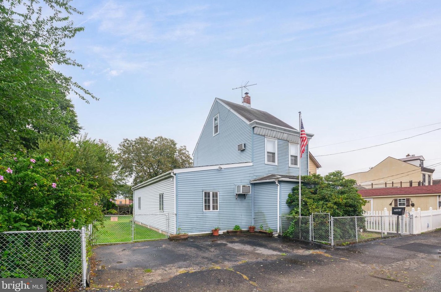 7763 Cottage St, Philadelphia, PA 19136-3249