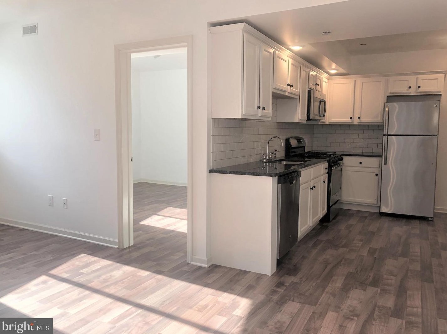 5261 Ridge Ave #202, Philadelphia, PA 19128
