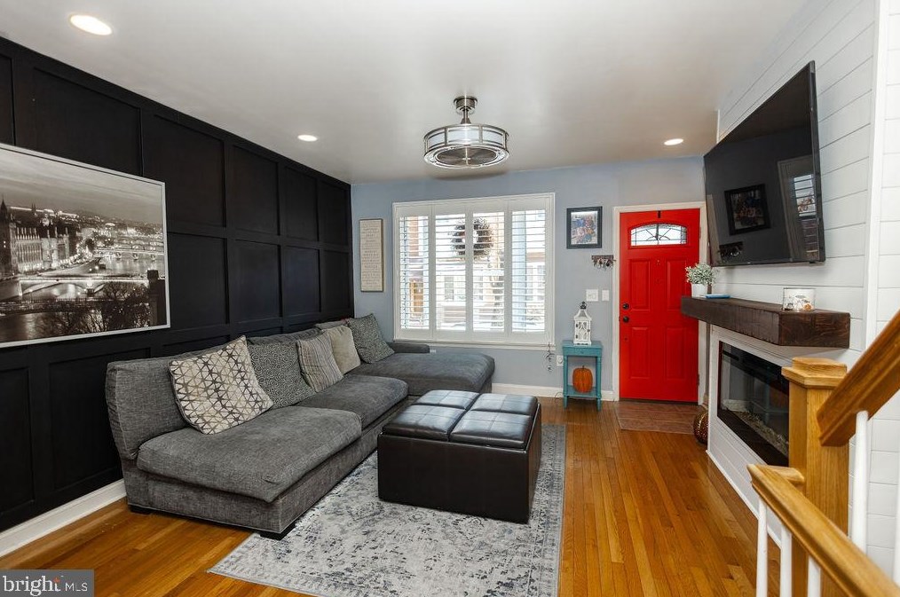 2428 Philip St, Philadelphia, PA 19133-3406