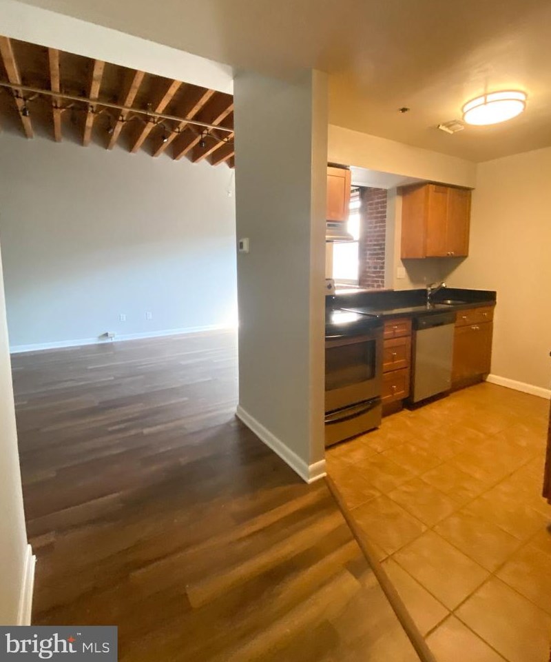 225 Arch St Apt 22, Philadelphia, PA 19106