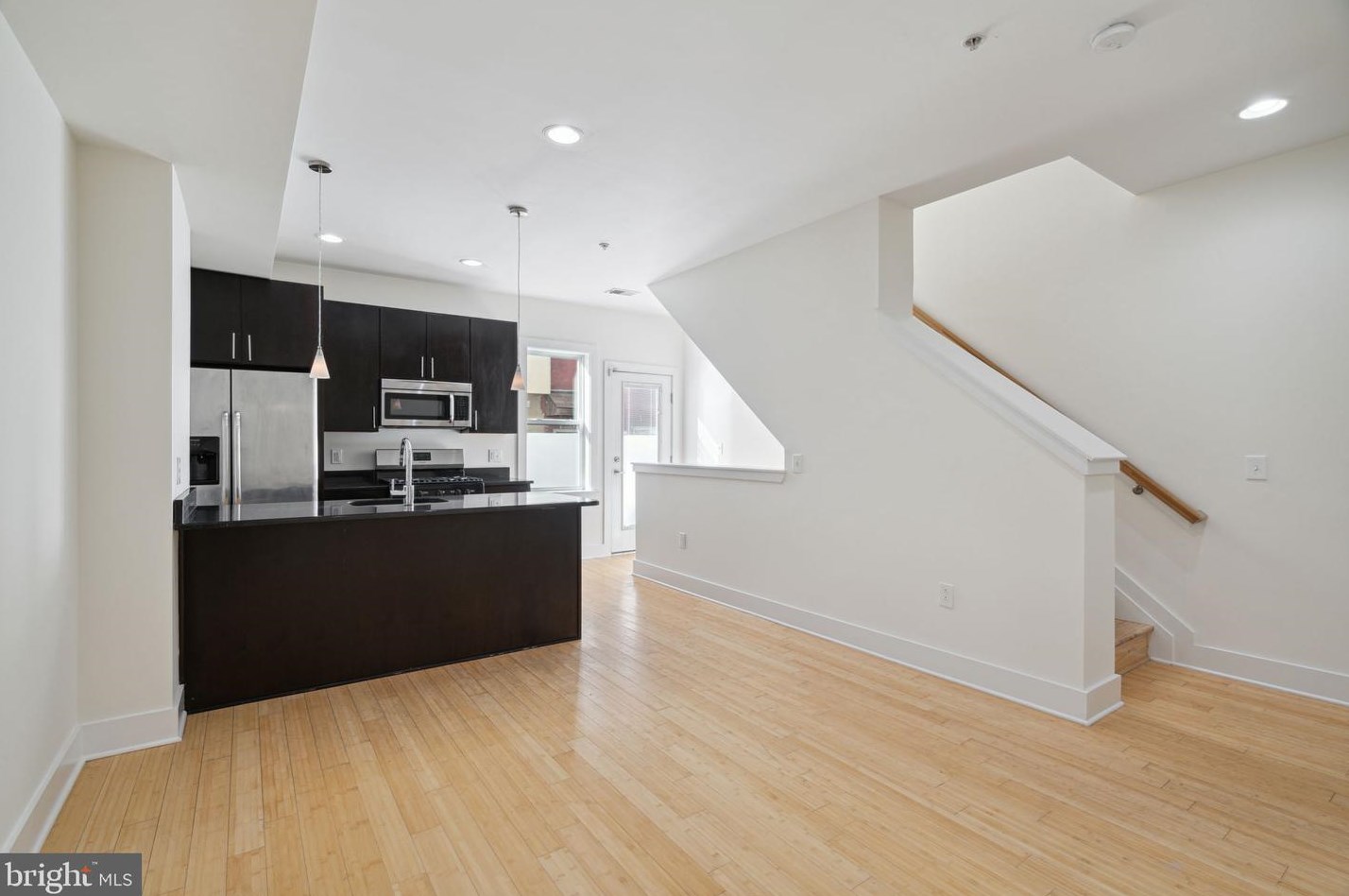 1110 Leopard St, Philadelphia, PA 19123-1714