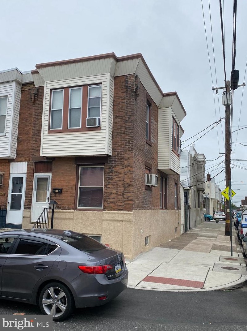 2091 Pacific St, Philadelphia, PA 19134-2133