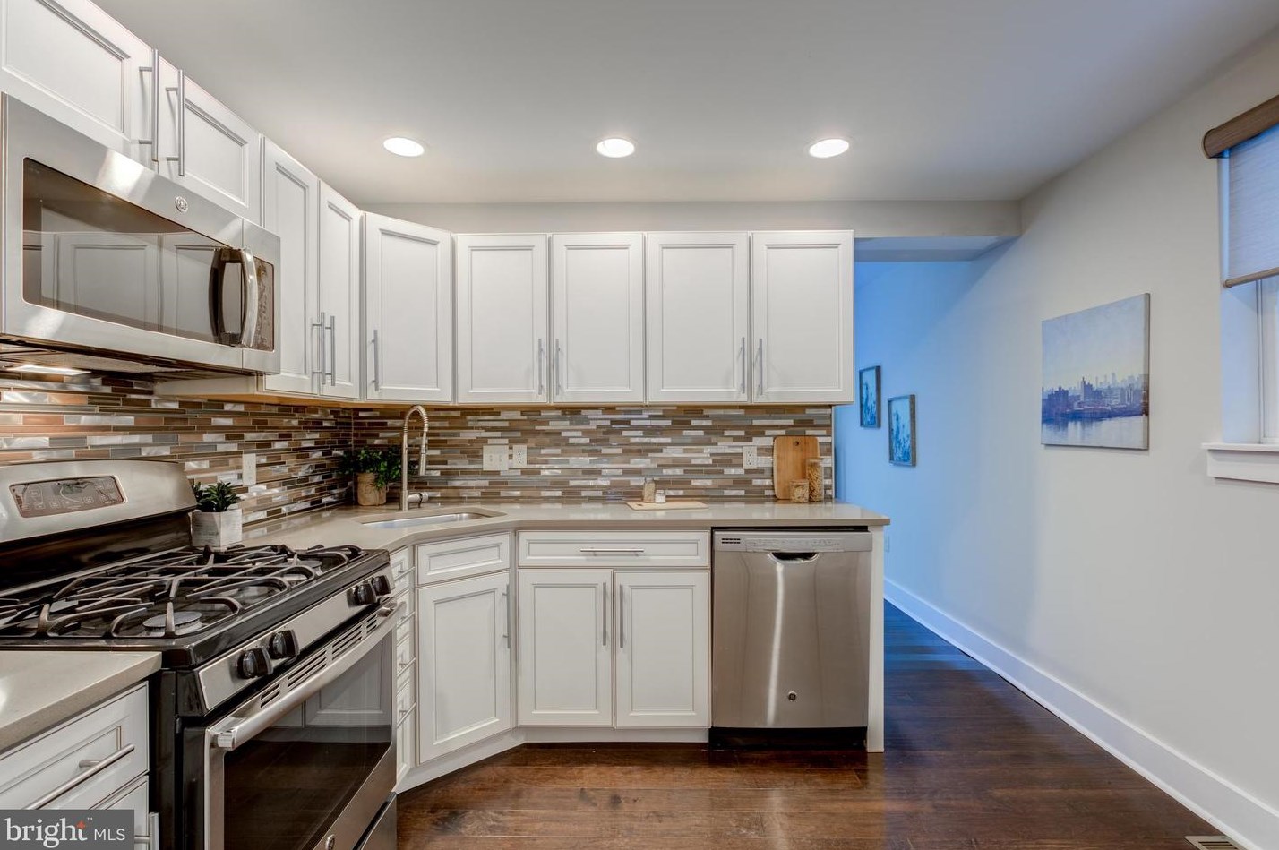 2221 Susquehanna Ave, Philadelphia PA 19121-0013 exterior