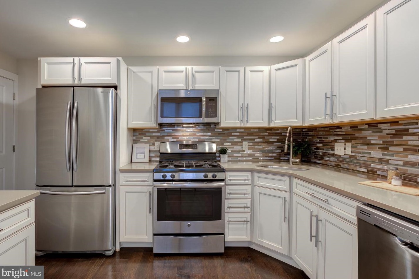 2221 Susquehanna Ave, Philadelphia PA 19121-0013 exterior