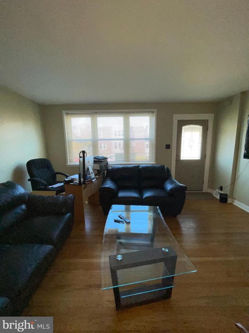 6253 Lawndale Ave, Philadelphia, PA 19111-5705