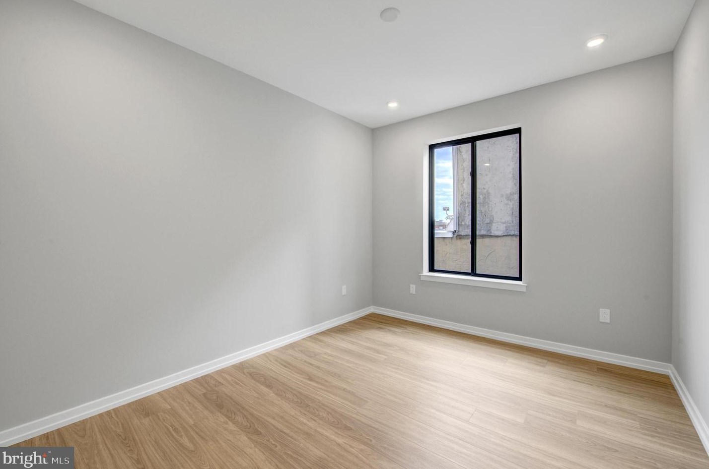 1205 S 15th St #3a, Philadelphia, PA 19146