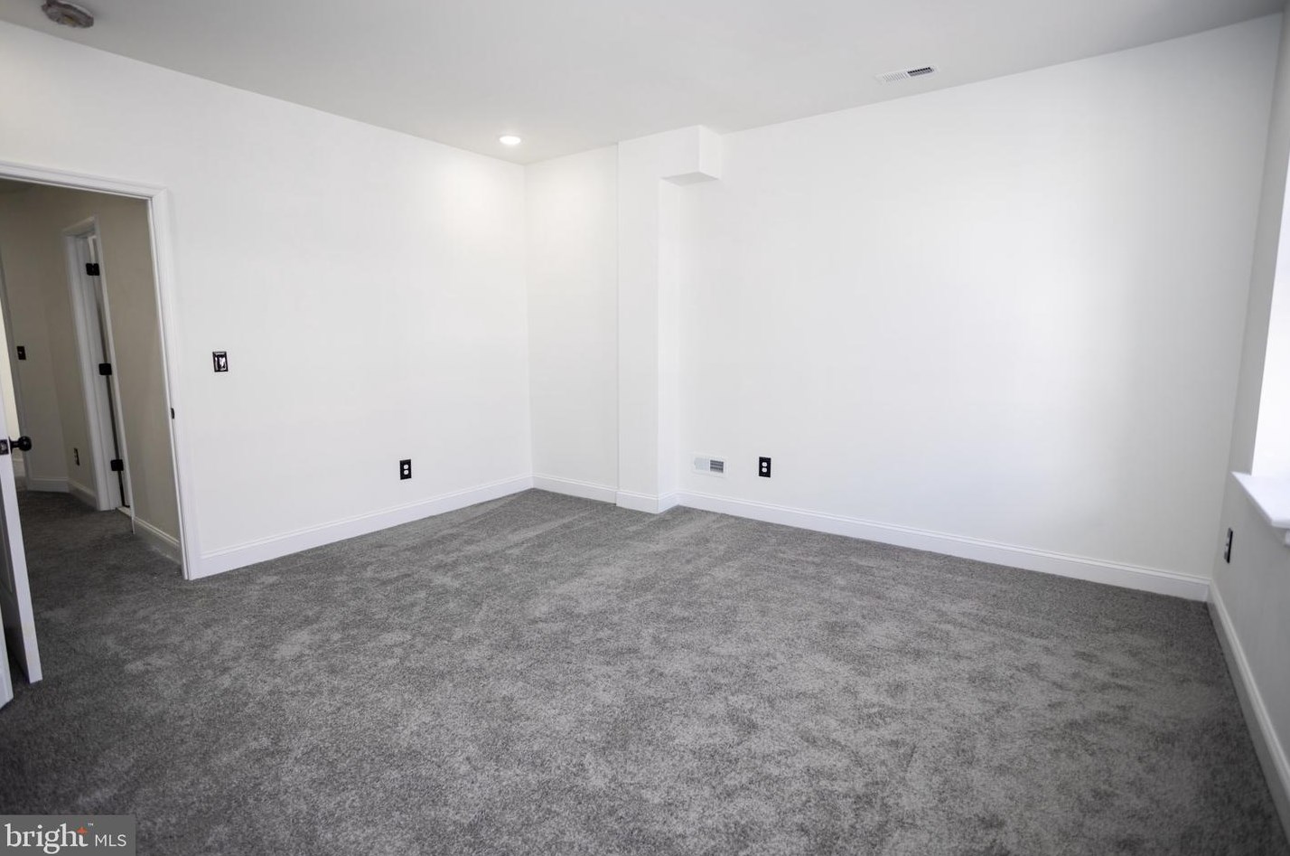 2126 Alden St, Philadelphia PA  19143-5912 exterior