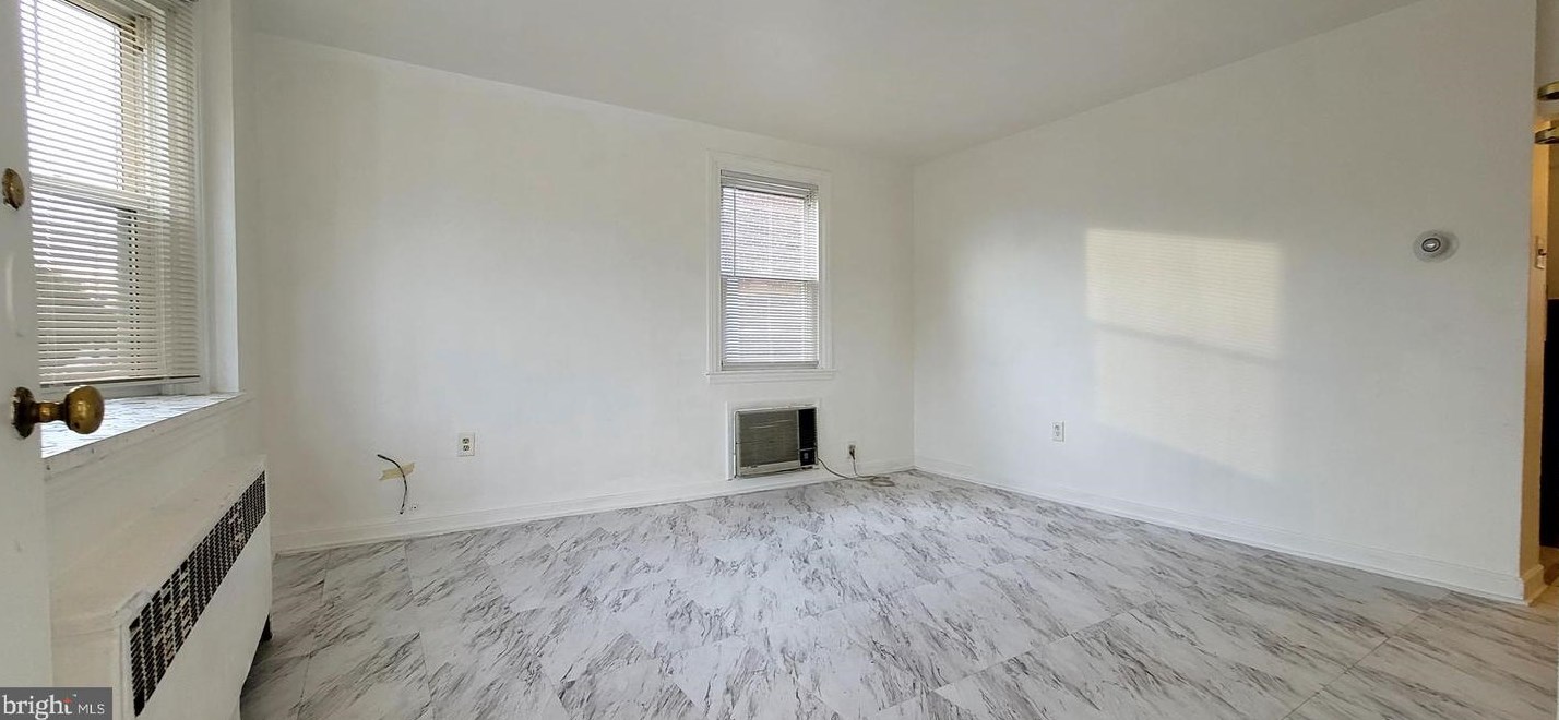 605 Glenview St #1, Philadelphia, PA 19111