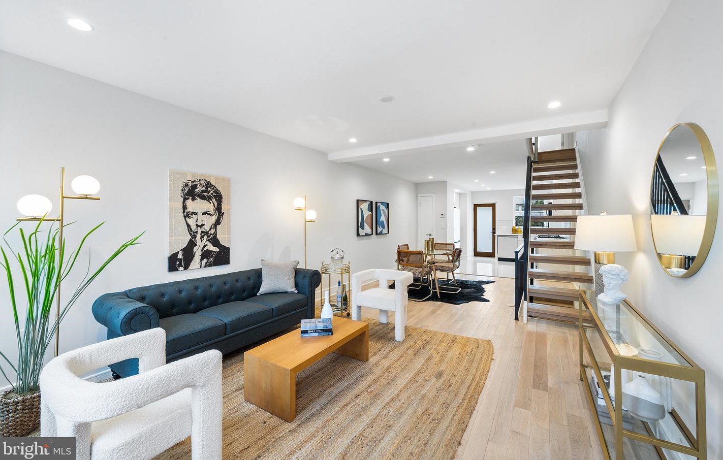 902 Mifflin St, Philadelphia, PA 19148-1613