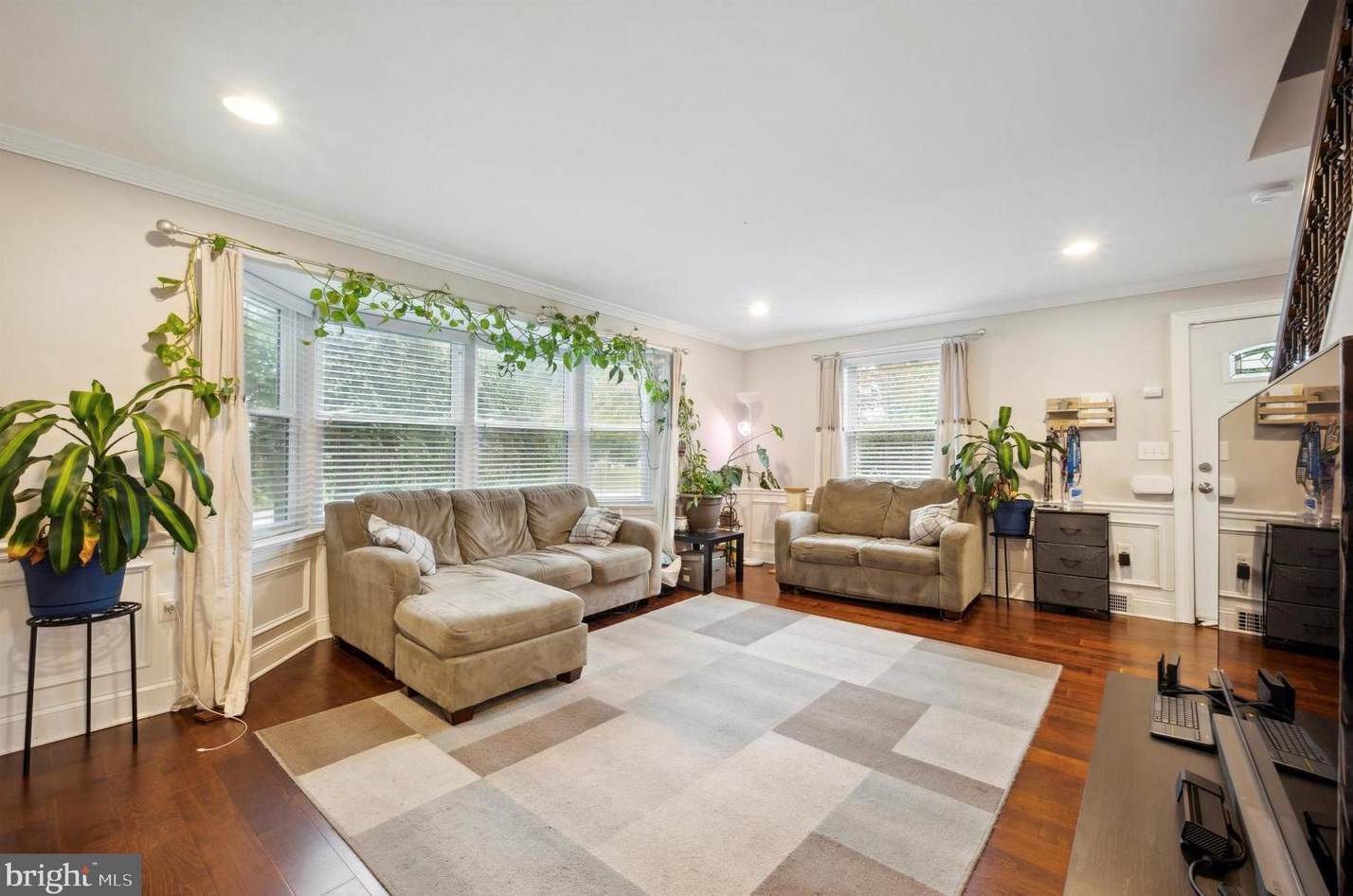 1613 Cardeza St, Philadelphia PA 19150-3308 exterior