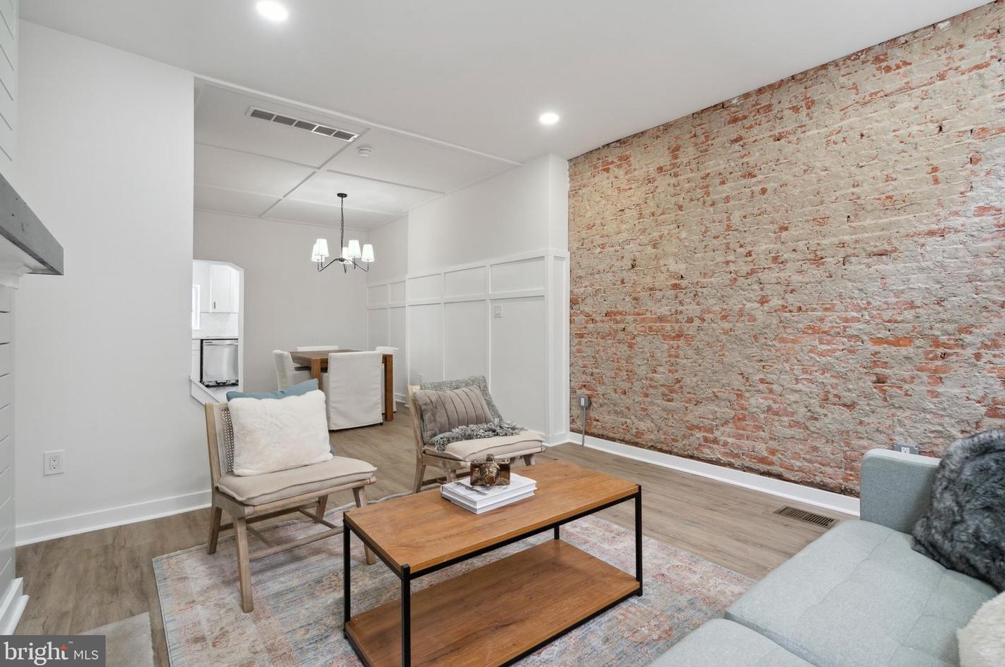 120 Alter St, Philadelphia, PA 19147-5406