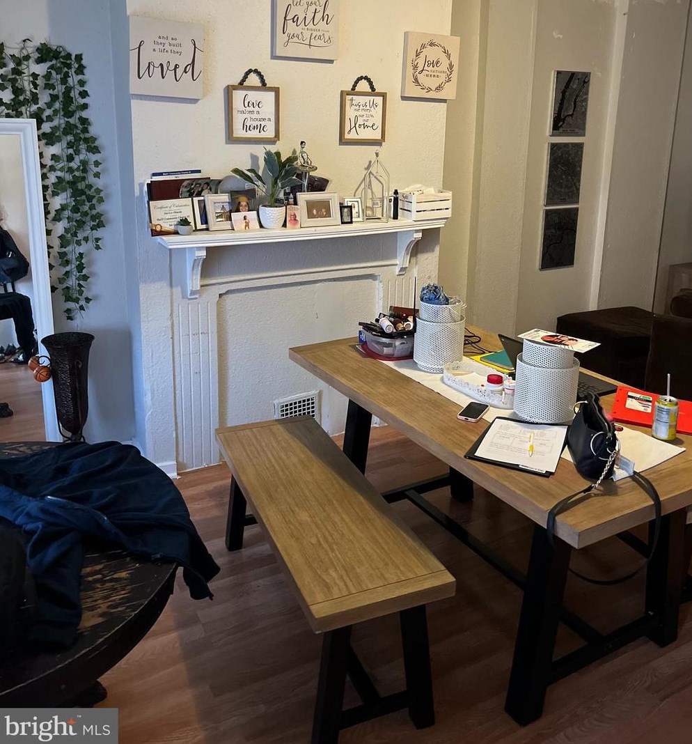 636 Ontario St, Philadelphia, PA 19134-1228