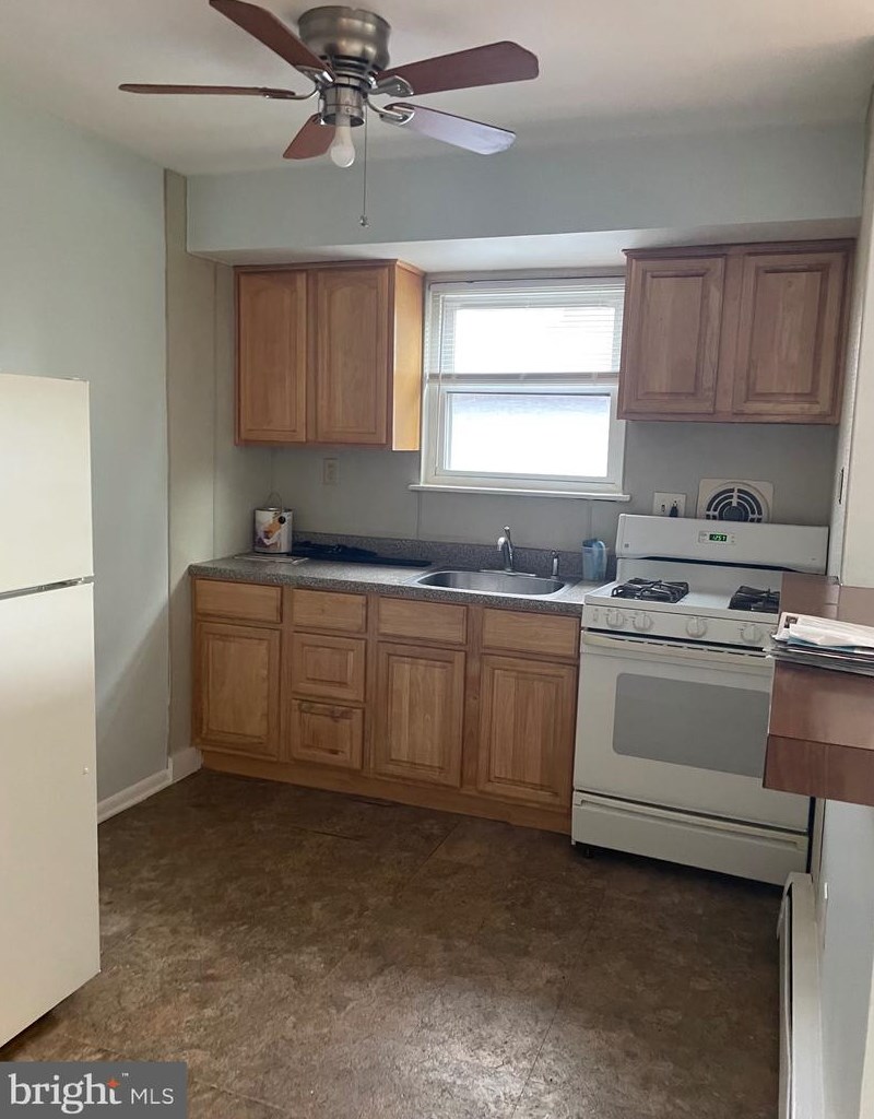 1509 Shelmire Ave, Philadelphia PA  19111-3327 exterior