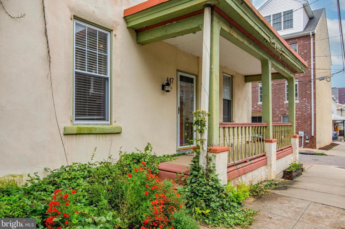 447 Dupont St, Philadelphia, PA 19128