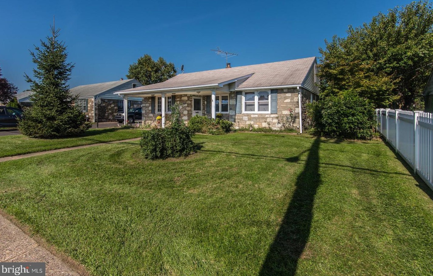 9958 Verree Rd, Philadelphia, PA 19115-1327