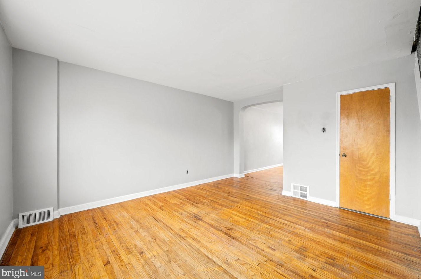 7643 Elmwood Ave, Philadelphia, PA 19153-1333