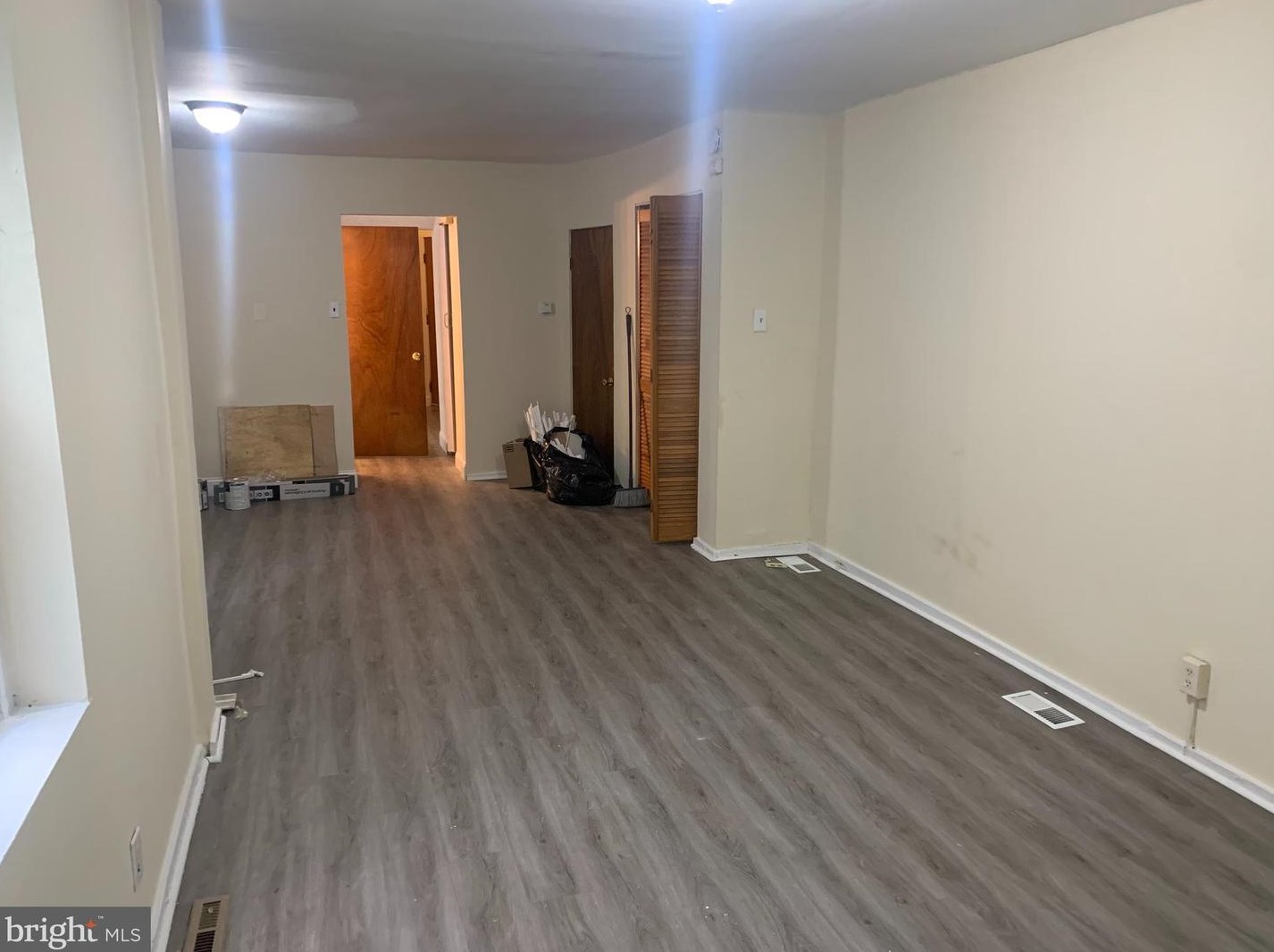 2442 33rd St, Philadelphia, PA 19132-2805