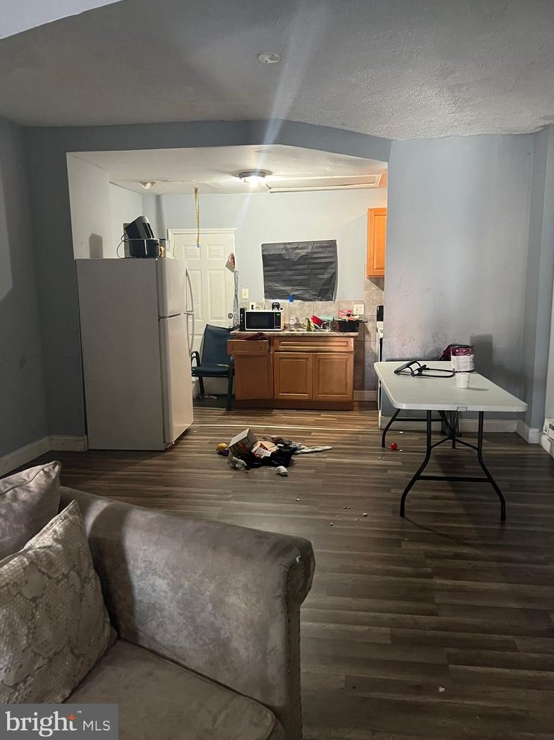 3067 Water St, Philadelphia, PA 19134-2827
