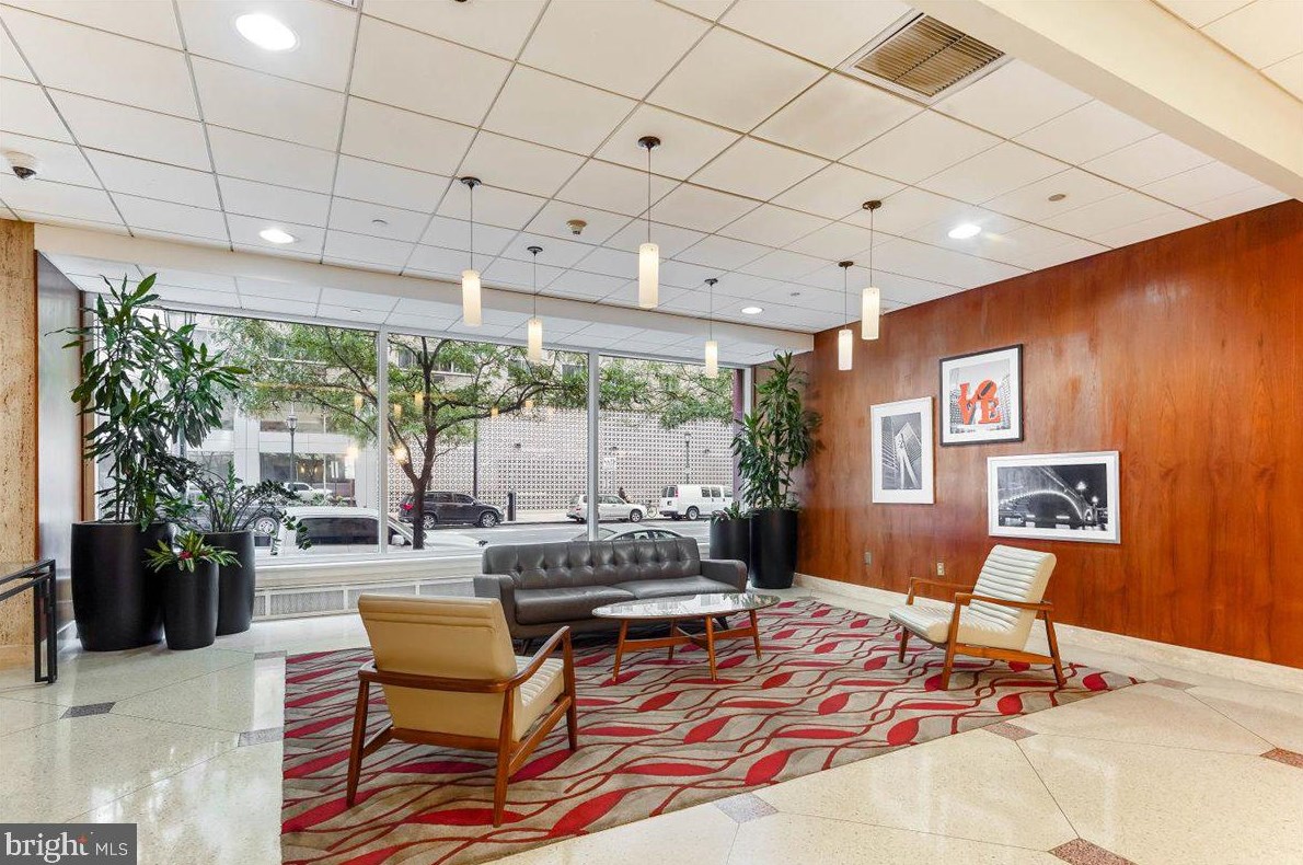 1901 John F Kennedy Blvd, Philadelphia PA 19103-1598 exterior