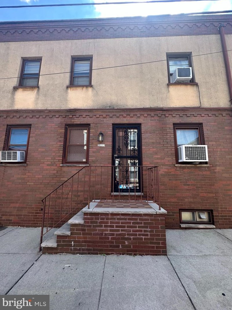 2618 E Clearfield St, Philadelphia, PA 19132