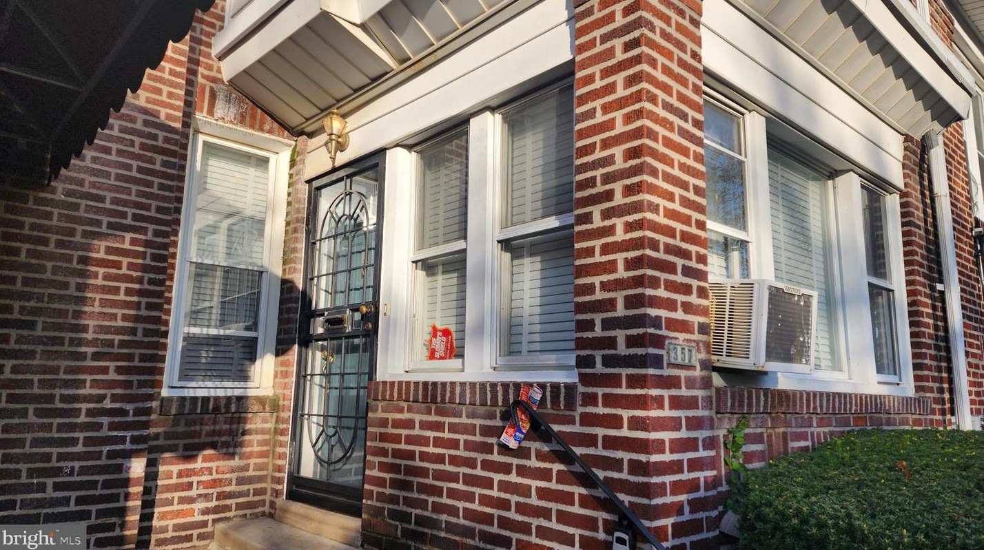 357 Van Kirk St, Philadelphia, PA 19120-1134