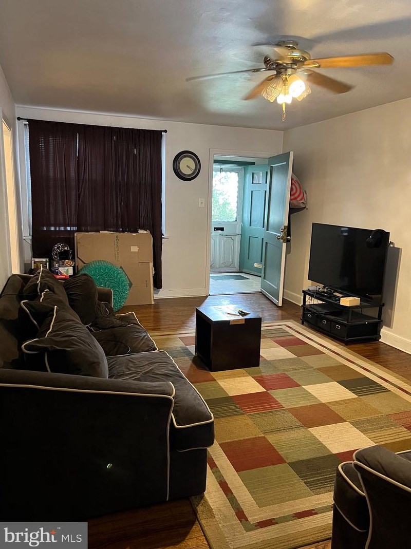 3015 Tyson Ave, Philadelphia PA 19149-2013 exterior