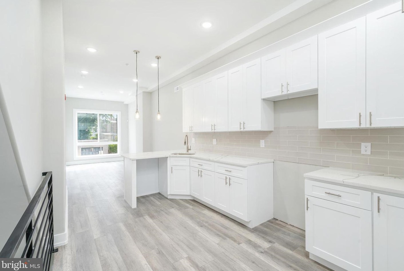103 E Duval St #1, Philadelphia, PA 19144