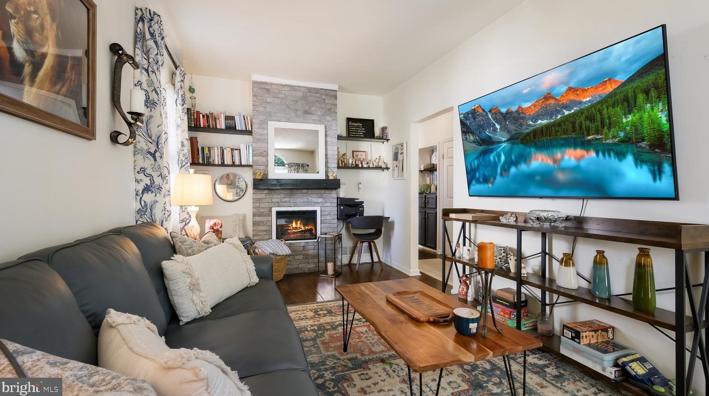 4301 Enfield Ave, Philadelphia, PA 19136-2861