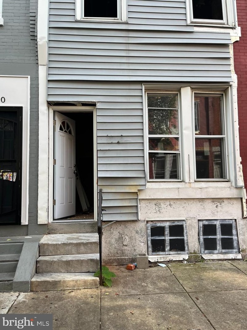 2532 Silver St, Philadelphia, PA 19132-3212
