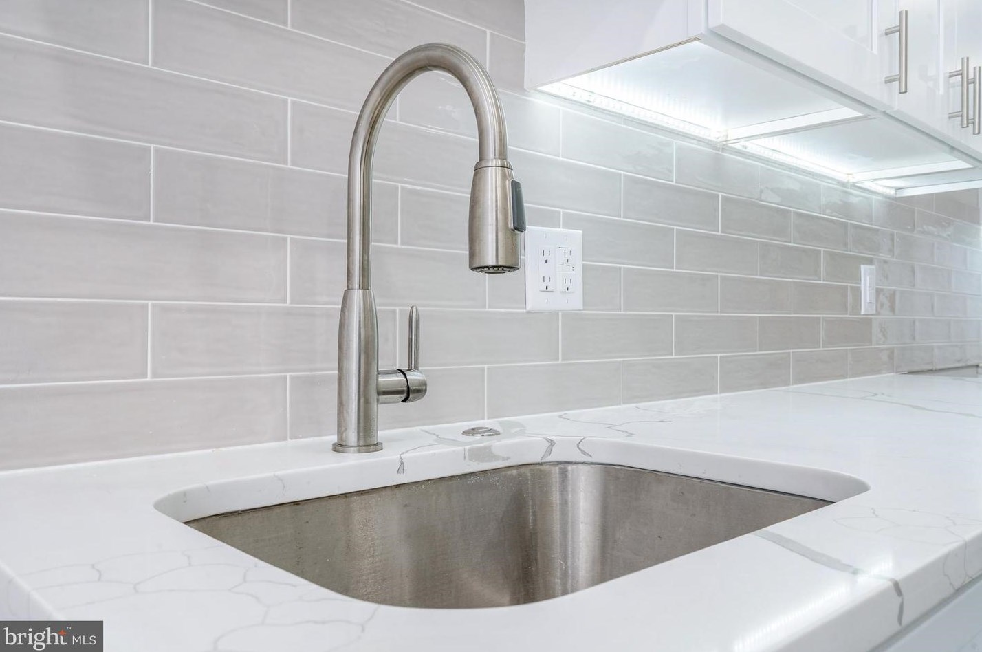 103 E Duval St #3, Philadelphia, PA 19144