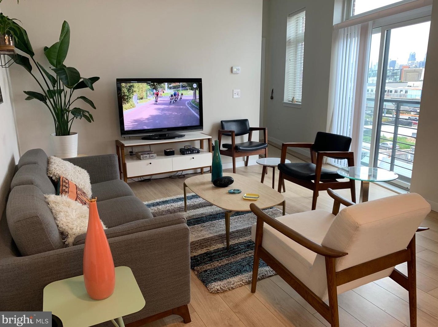 18 W Girard Ave #405, Philadelphia, PA 19123