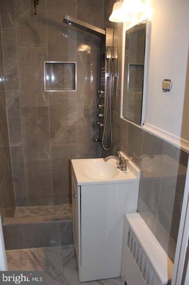 305 E Clarkson Ave, Philadelphia, PA 19120