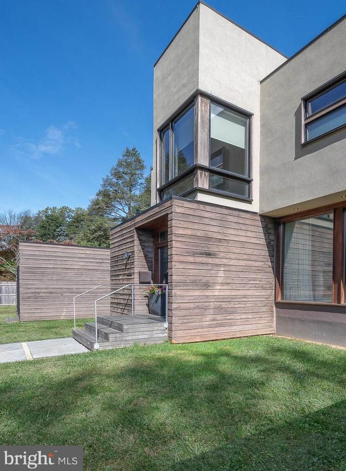 3935 Netherfield Rd, Philadelphia PA  19129-1013 exterior