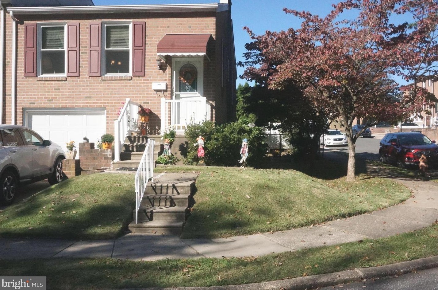 245 Goodford Rd, Philadelphia, PA 19154-4321