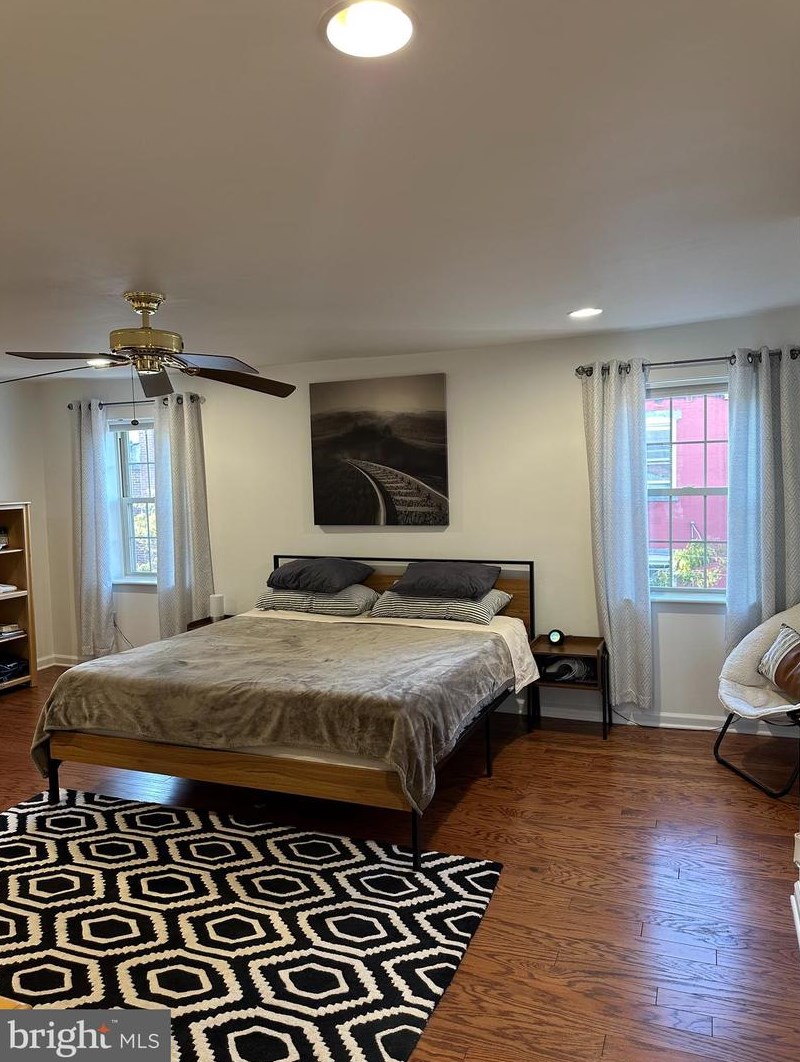 2555 Salmon St, Philadelphia, PA 19125