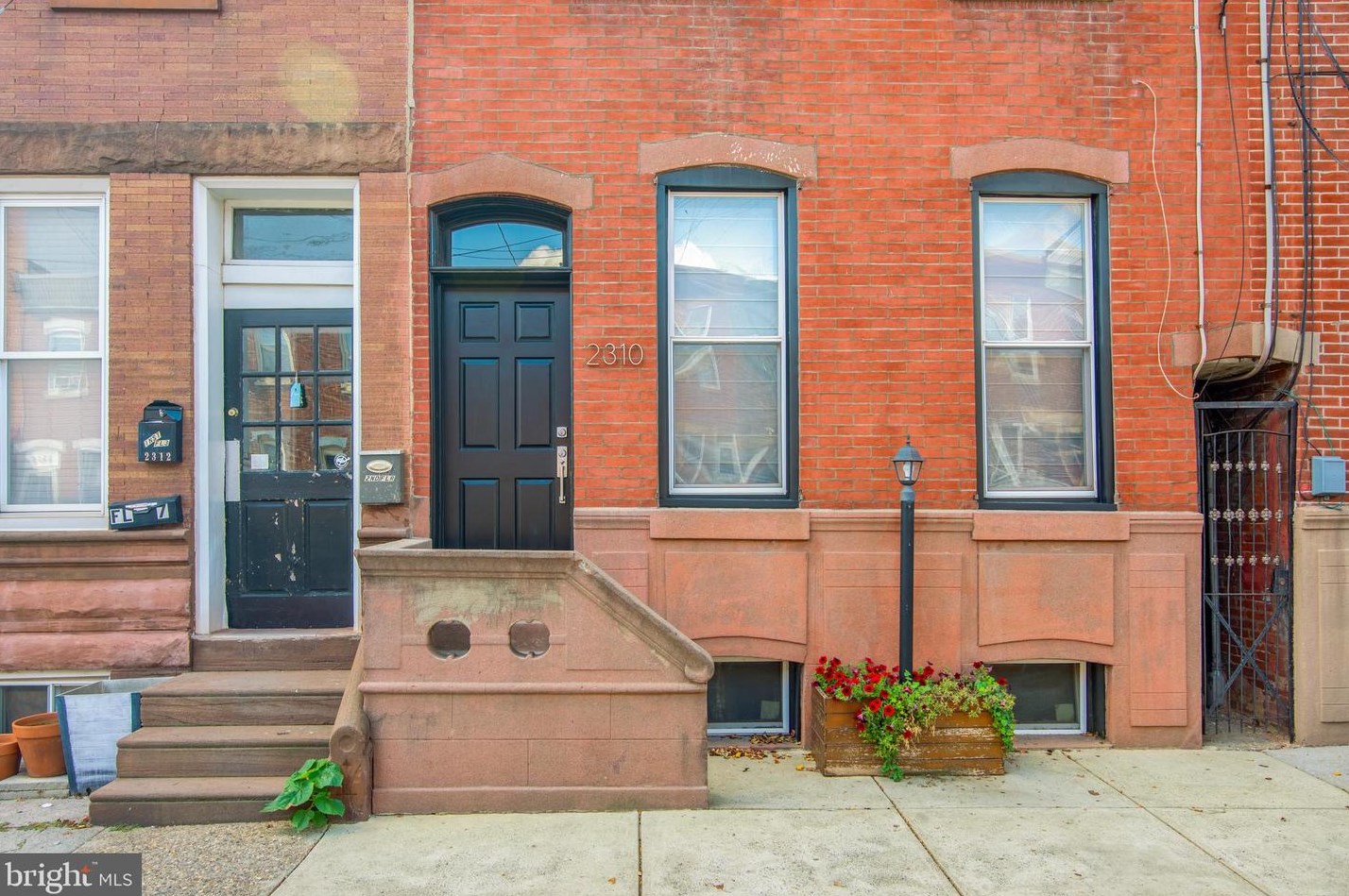 2310 Huntingdon St, Philadelphia, PA 19132-3624