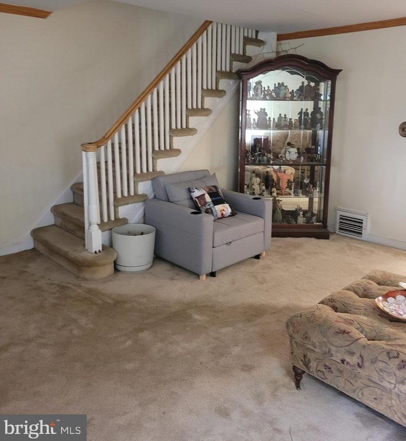 8274 Temple Rd, Philadelphia, PA 19150-2006