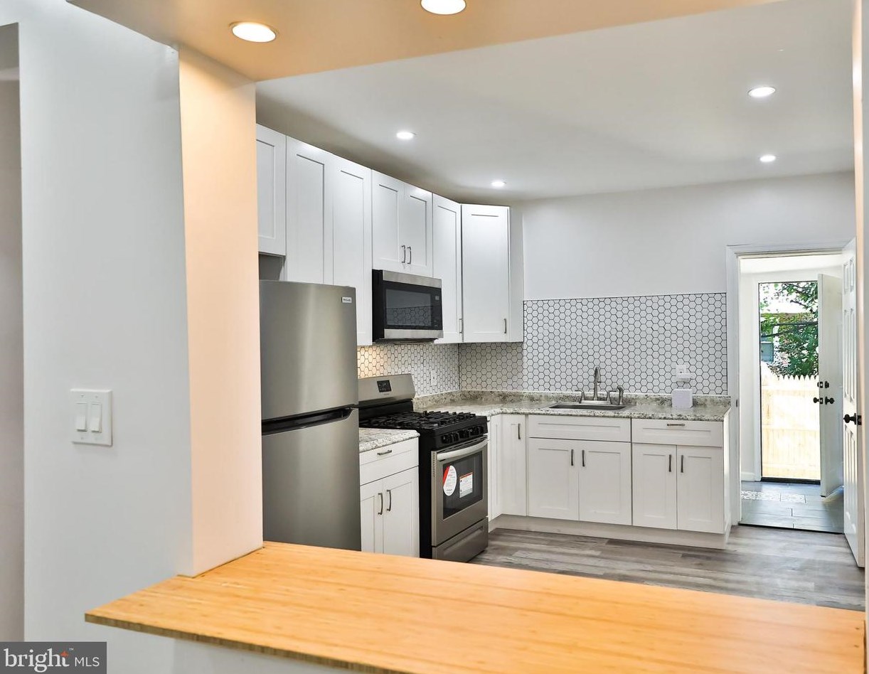 6408 Lambert St, Philadelphia PA  19138-3020 exterior