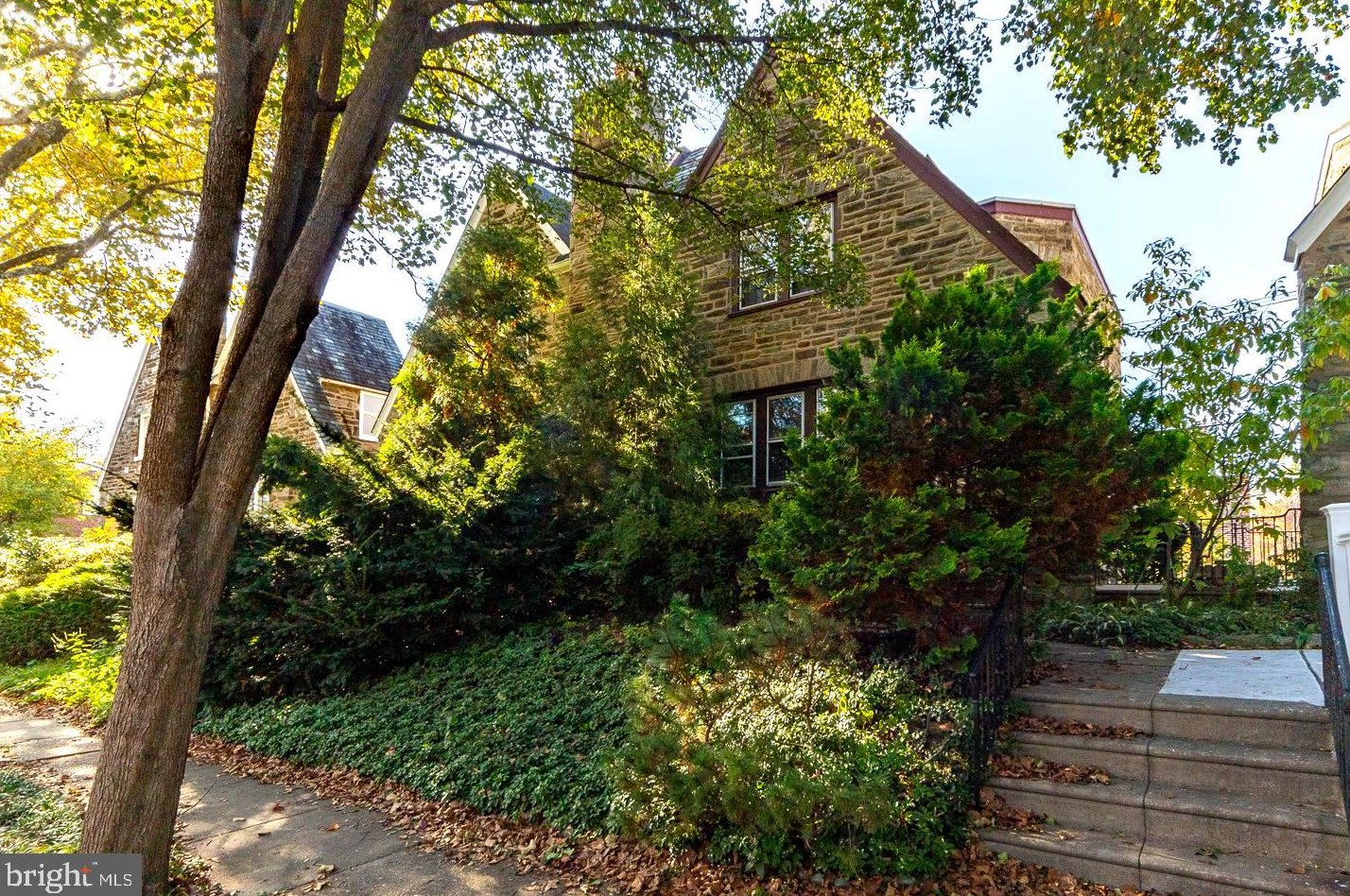 6920 Rutland St, Philadelphia, PA 19149-1708