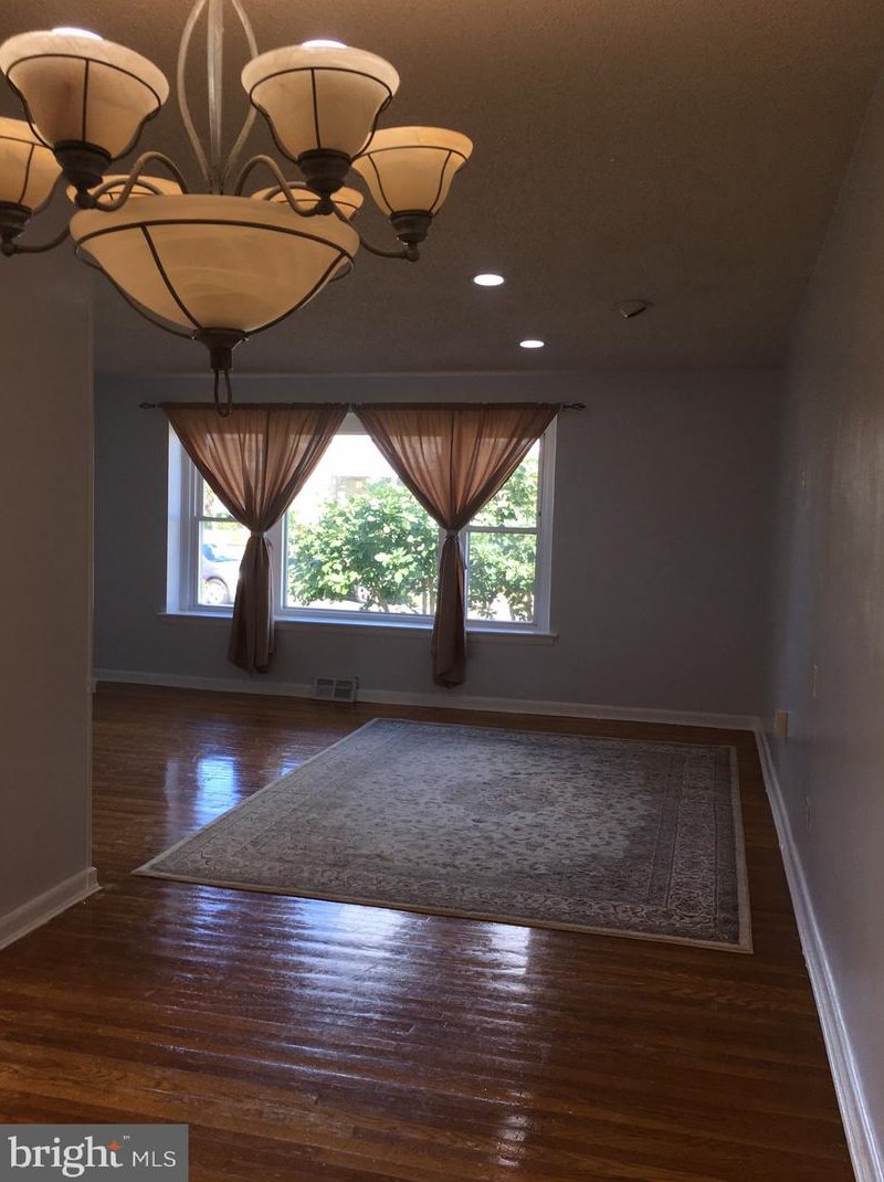 2314 Griffith St, Philadelphia, PA 19152-3312
