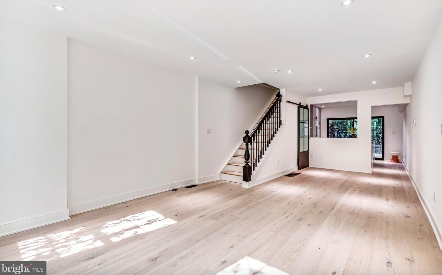 1825 Pemberton St, Philadelphia, PA 19146-1823