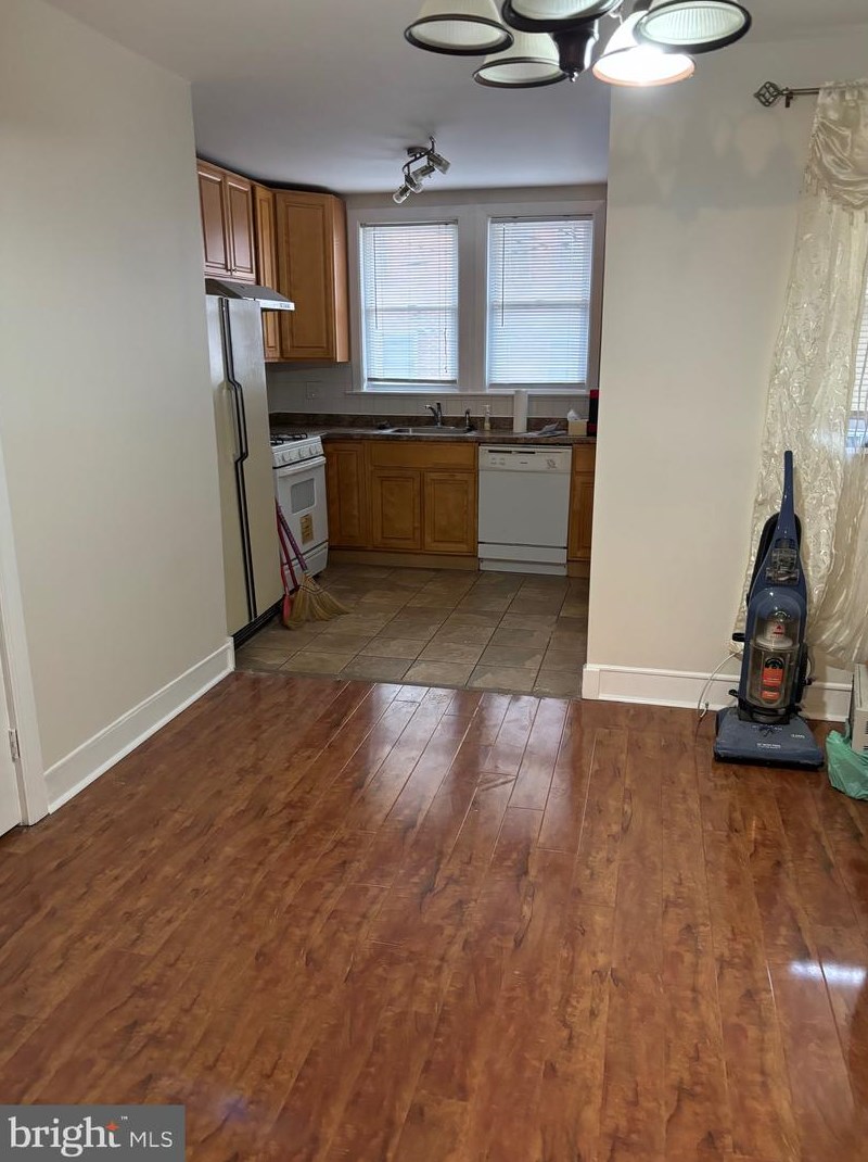 5518 Westford Rd, Philadelphia, PA 19120-2642