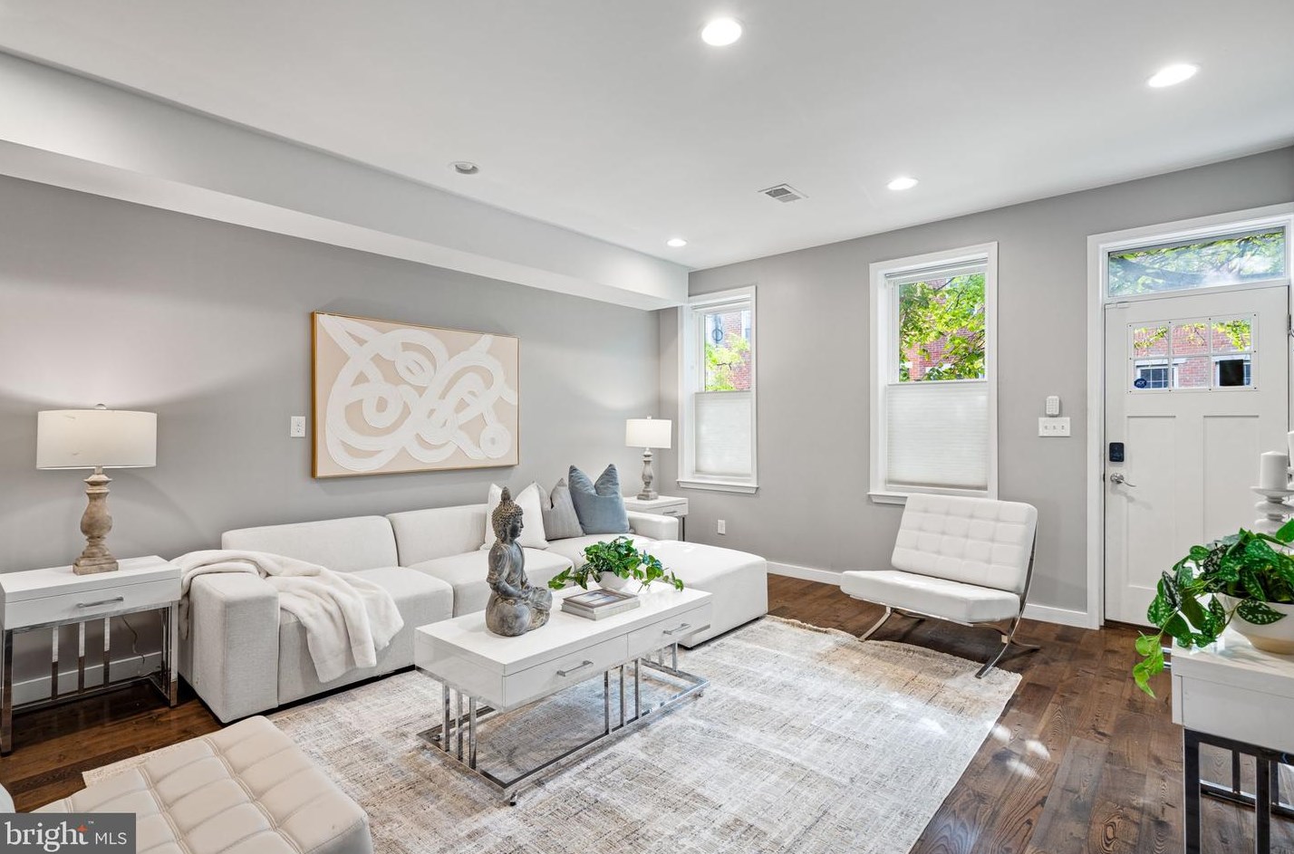 2037 Carpenter St, Philadelphia, PA 19146-2616
