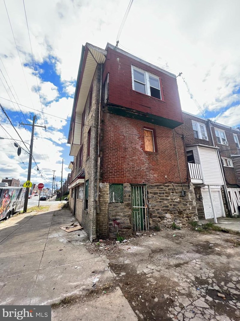 5501 Warrington Ave, Philadelphia, PA 19143-4720