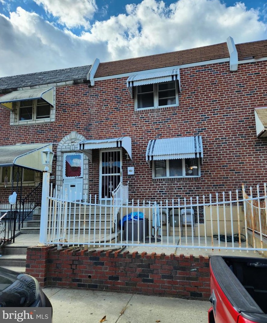 4212 Palmetto St, Philadelphia, PA 19124-4811