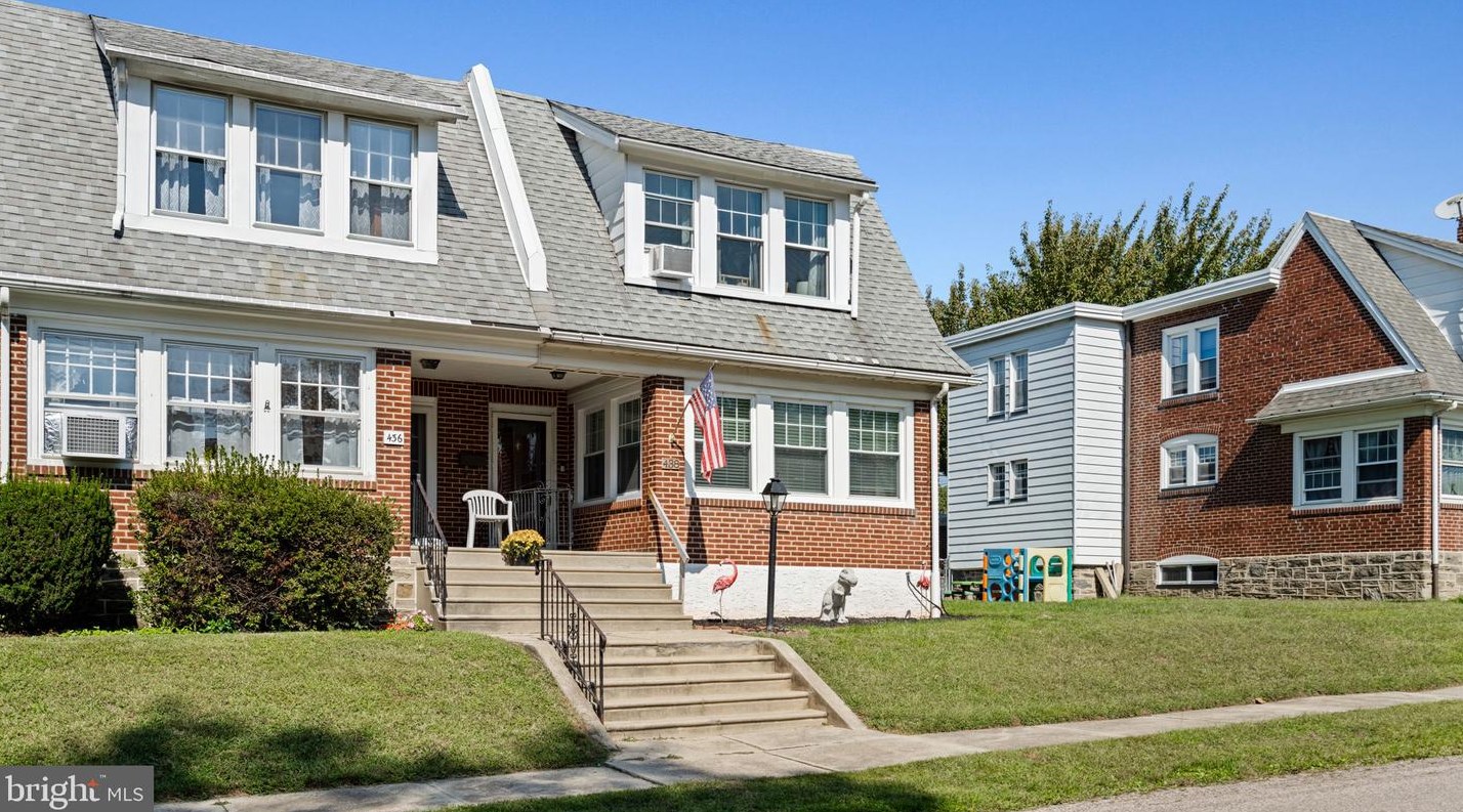 438 Flamingo St, Philadelphia PA  19128-4121 exterior