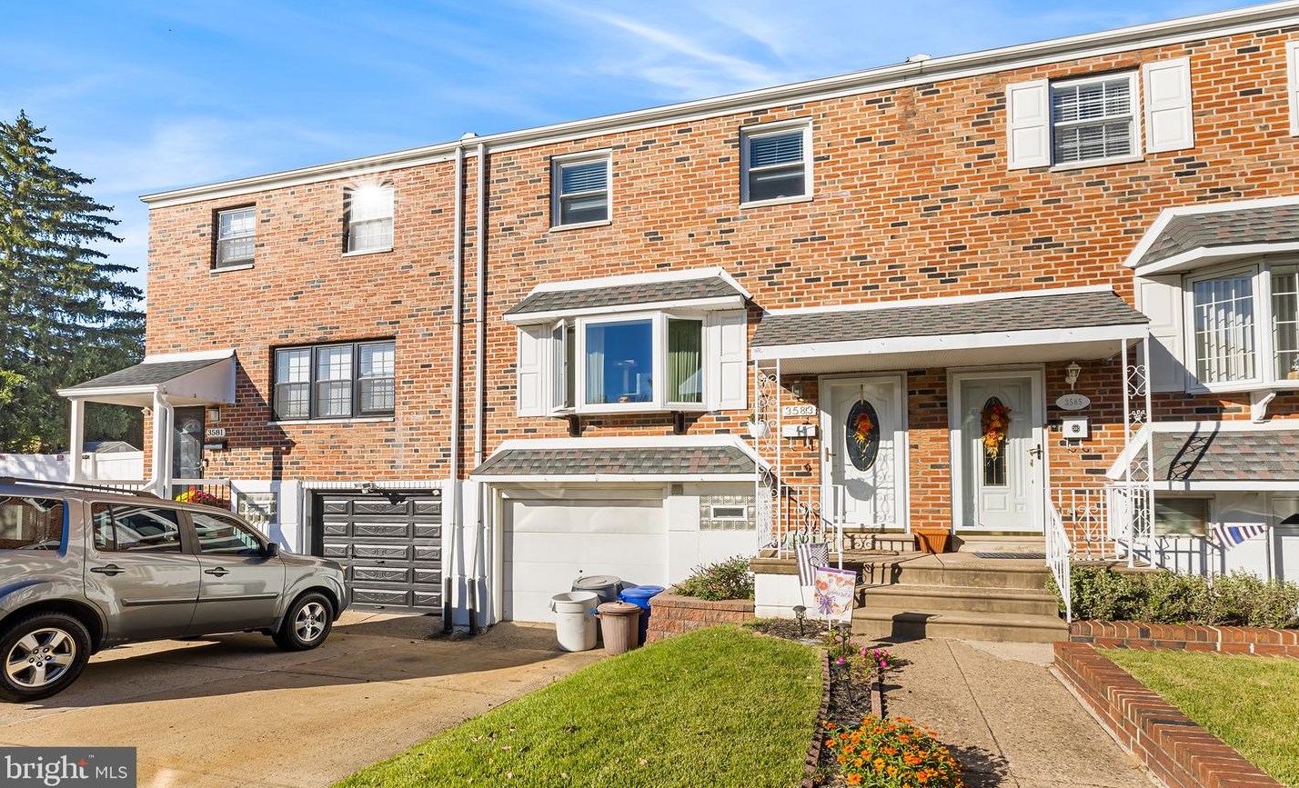 3583 Oakhill Rd, Philadelphia, PA 19154-4027
