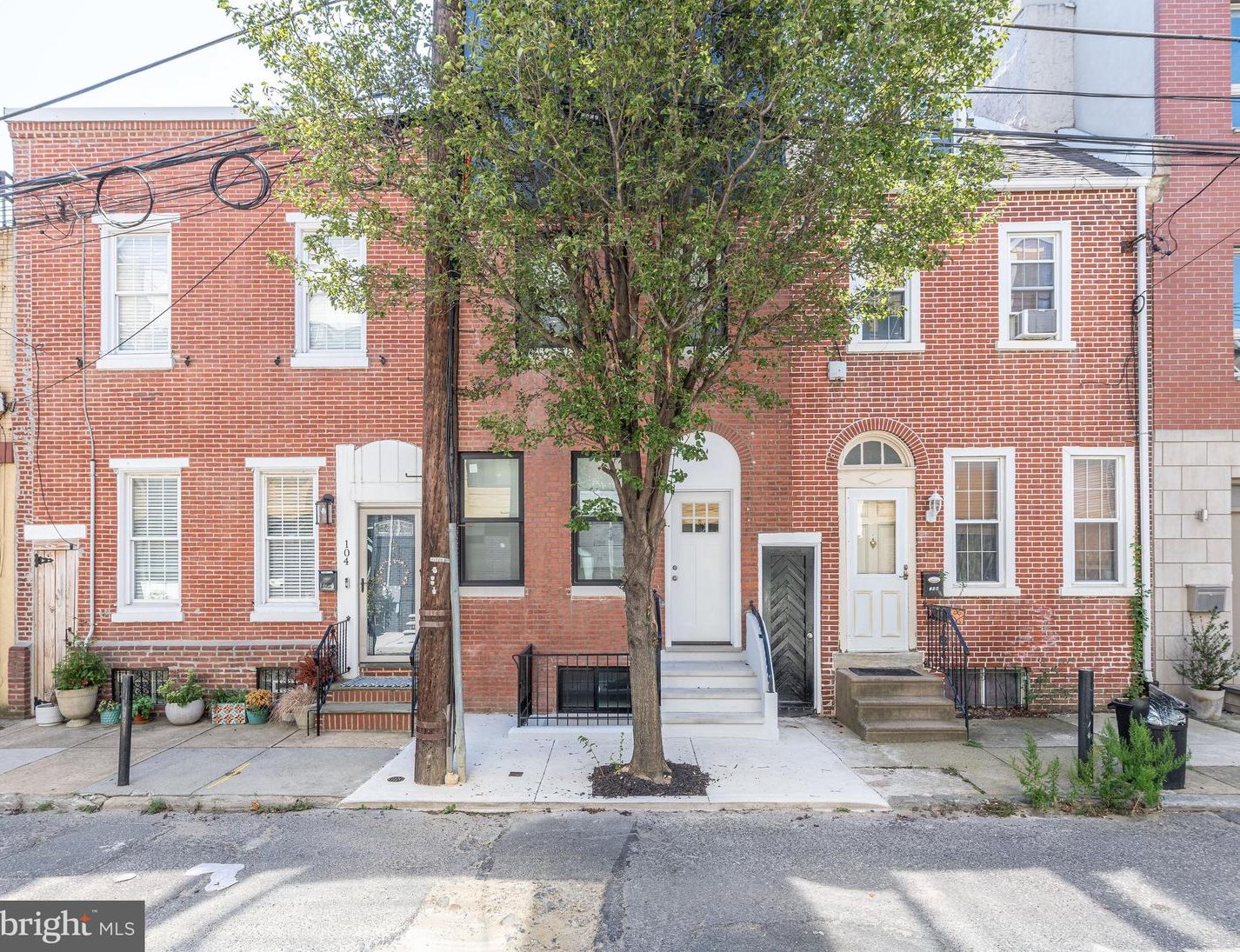 106 Ellsworth St, Philadelphia PA  19147-5408 exterior